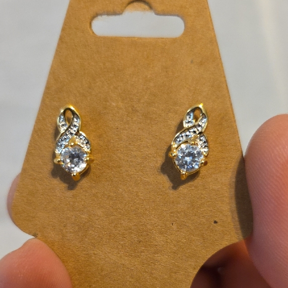 Source Unknown Jewelry - Elegant Gold and Silver Twisted Earrings